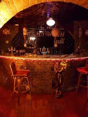 7 Gozel Restaurant & Lounge