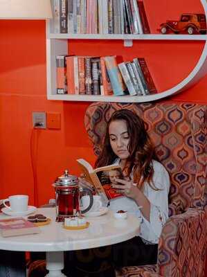 Icharishahar Bookhouse & Cafe