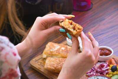 My Moon Cafe & Lounge