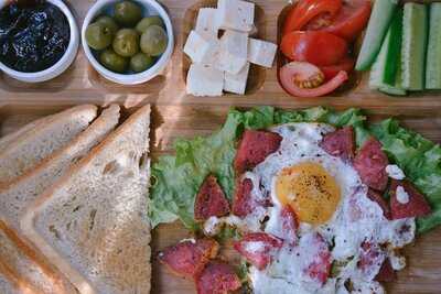 My Moon Cafe & Lounge