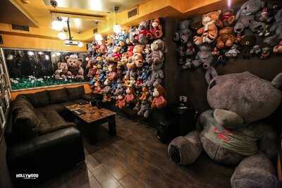 Hollywood Cinema Club (diamond)