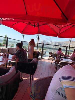 Big Chefs Cafe & Brasserie