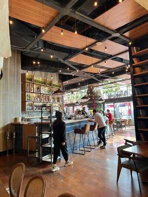 Big Chefs Cafe & Brasserie