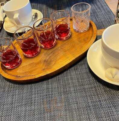 Мама Накормила