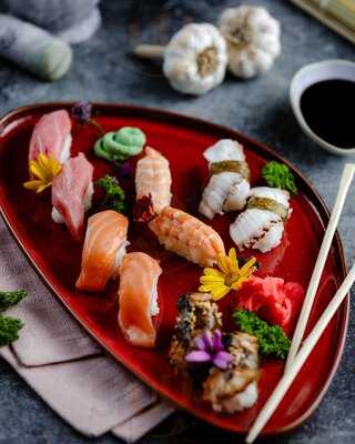 Chin Chin (champusique)