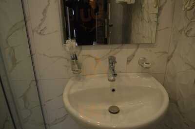 Kabalaka Restaurant And Cottages