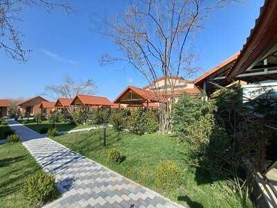 Kabalaka Restaurant And Cottages