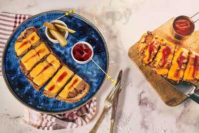 Shakespeare Coffee & Bistro