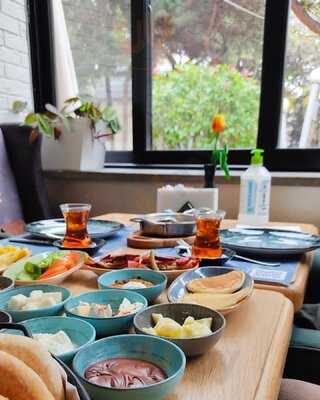 The Mood Bistro&grill