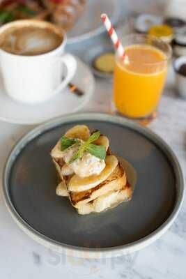 Tribeca Restaurant & Bar