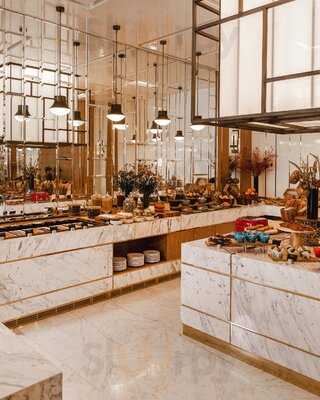 Tribeca Restaurant & Bar