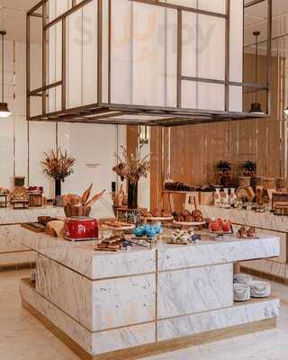 Tribeca Restaurant & Bar