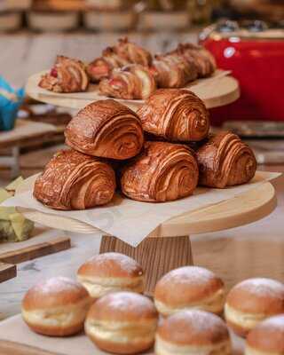 Tribeca Restaurant & Bar