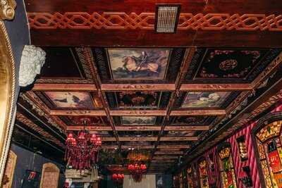 Музыкальный Бар & Лаундж Казанова