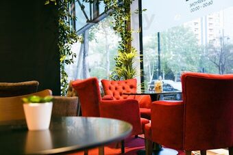 Honours Coffee & Library