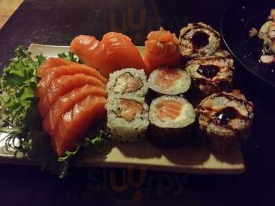 Hachi Steak Sushi