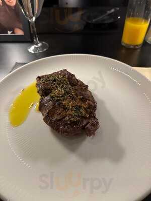 Hub Food Art & Lounge