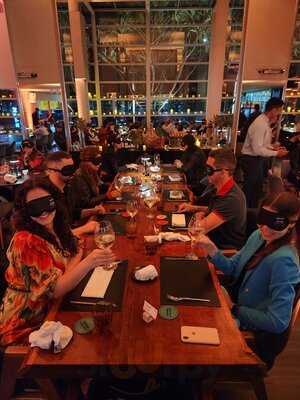 Hub Food Art & Lounge