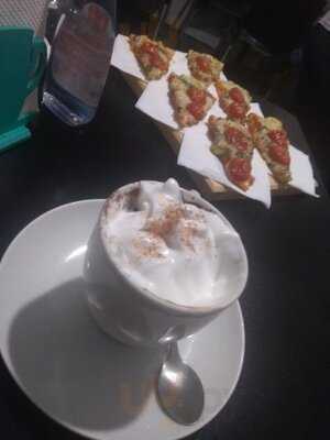 Pop Art + Black Cat Café