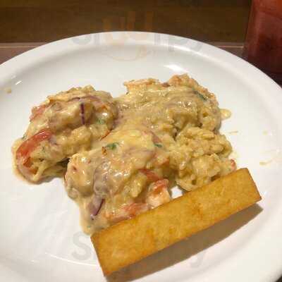 Camarões Midway Mall