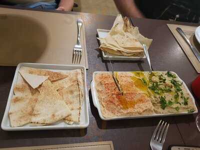 Imporium Restaurante Arabe By D.mounira