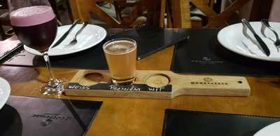 Woodpecker Pizza & Beer