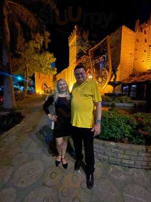 Taverna Pub Medieval Bar & Avalon