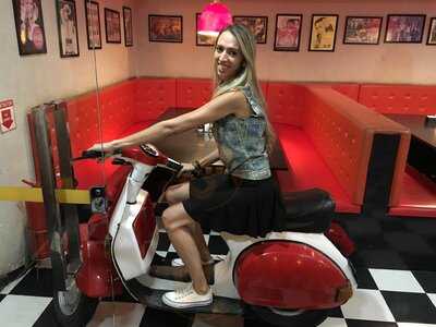 Sanduicheria Komiketo