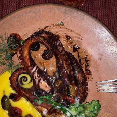 Canvas Bar & Restaurante