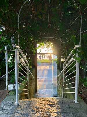 Fairyland Café & Cupcakeria