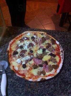 Pizza Pazza