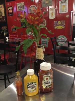 S.o.s. Gourmet Container