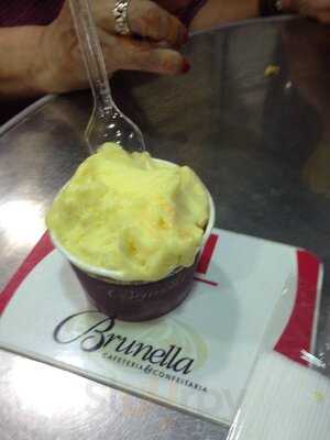 Brunella Confeitaria Santos