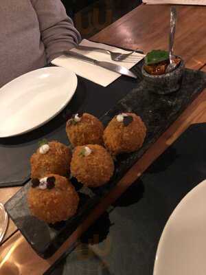 C La Vie Restaurante