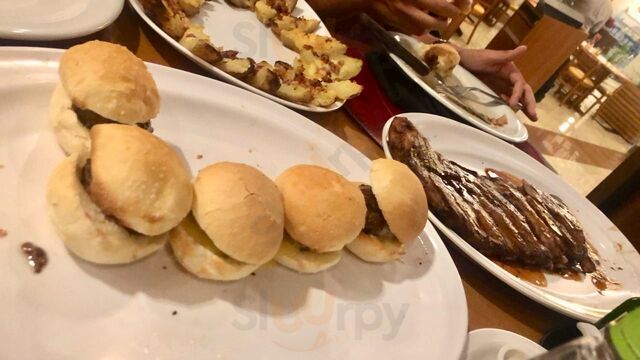 Yex Boliche & Steakhouse