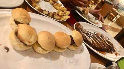 Yex Boliche & Steakhouse