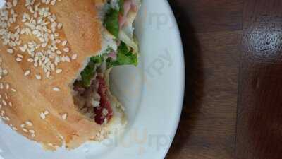 Confeitaria Quero Mais & Café