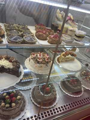 Rotisseria E Doceria Bonequinha