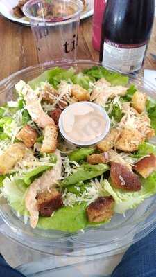 Tita. Rotisserie & Empório