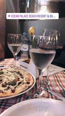Ocean Palace La Luna Pizza