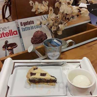 Bacio Di Latte - Diamond Mall, Bh