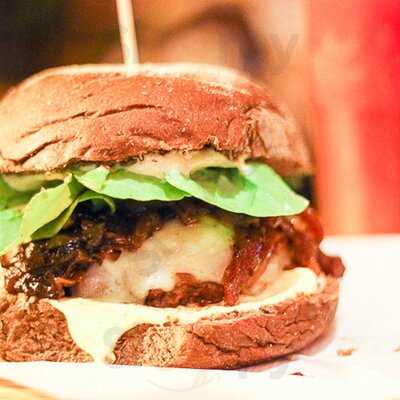 Bunker Burger E Beer