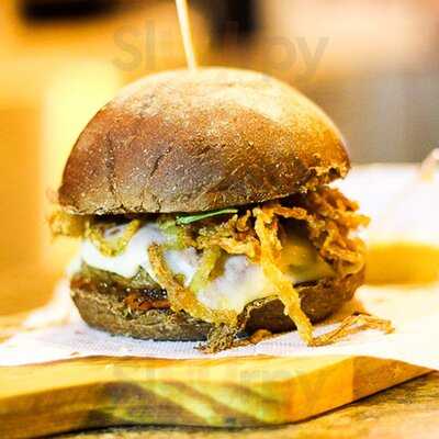 Bunker Burger E Beer