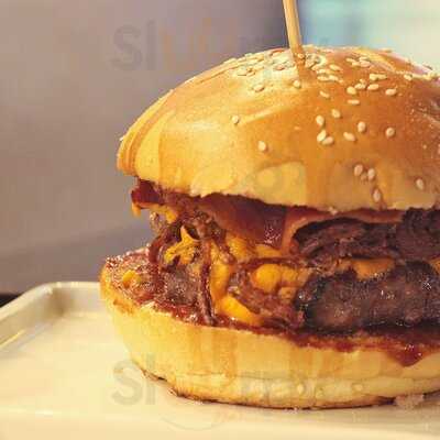 Bunker Burger E Beer