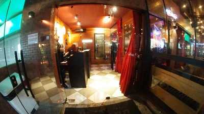 The Vintage Pub & Burger's