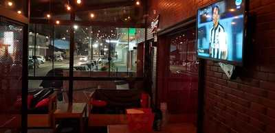 The Vintage Pub & Burger's