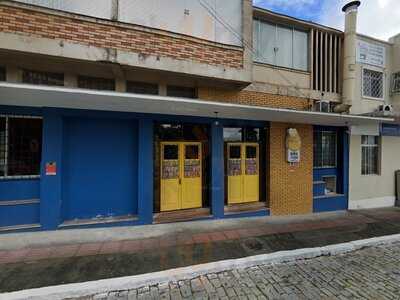 Largo Da Matriz Ales & Lagers Pub