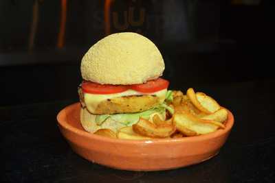 Largo Da Matriz Ales & Lagers Pub