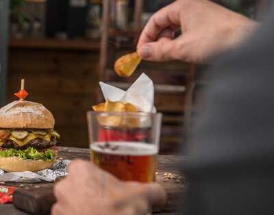 Imperial Maltes Burger N' Beer