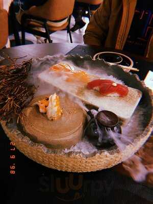 Kampeki Sushi Lounge